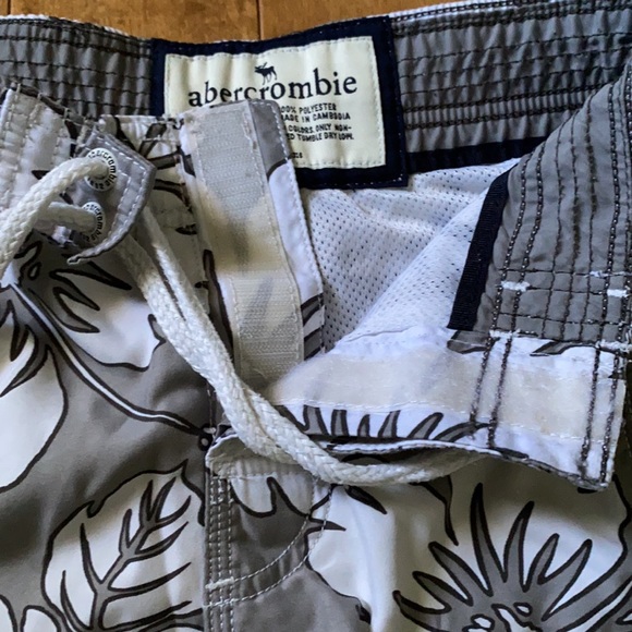 ABERCROMBIE KIDS BOYS SWIM TRUNKS SZ S - Picture 3 of 6